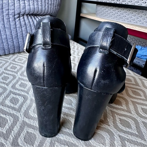 ⭐️ Ralph Lauren “Kadence” Bootie sz 5.5 - Picture 4 of 10